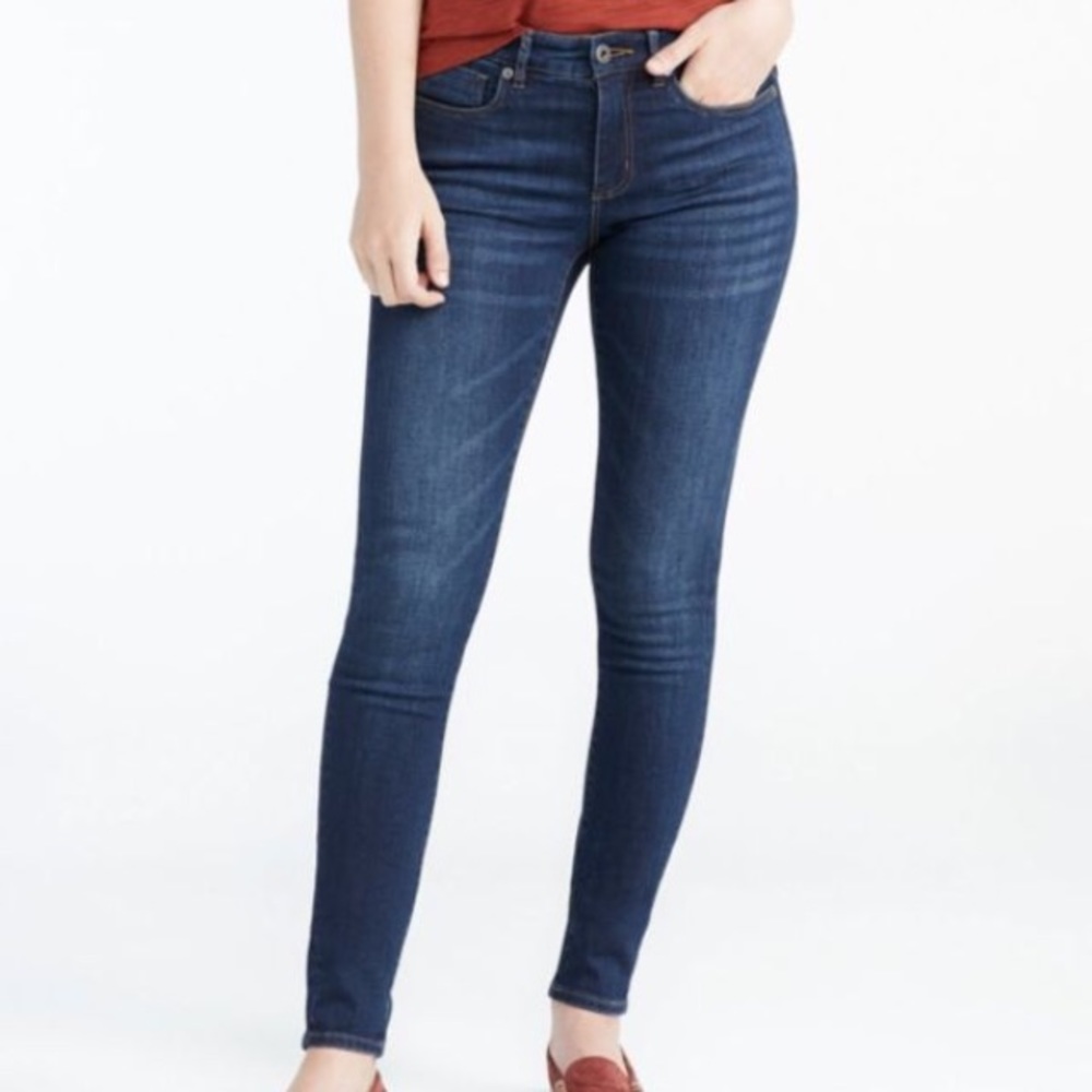 LL Bean signature skinny jeans size 6